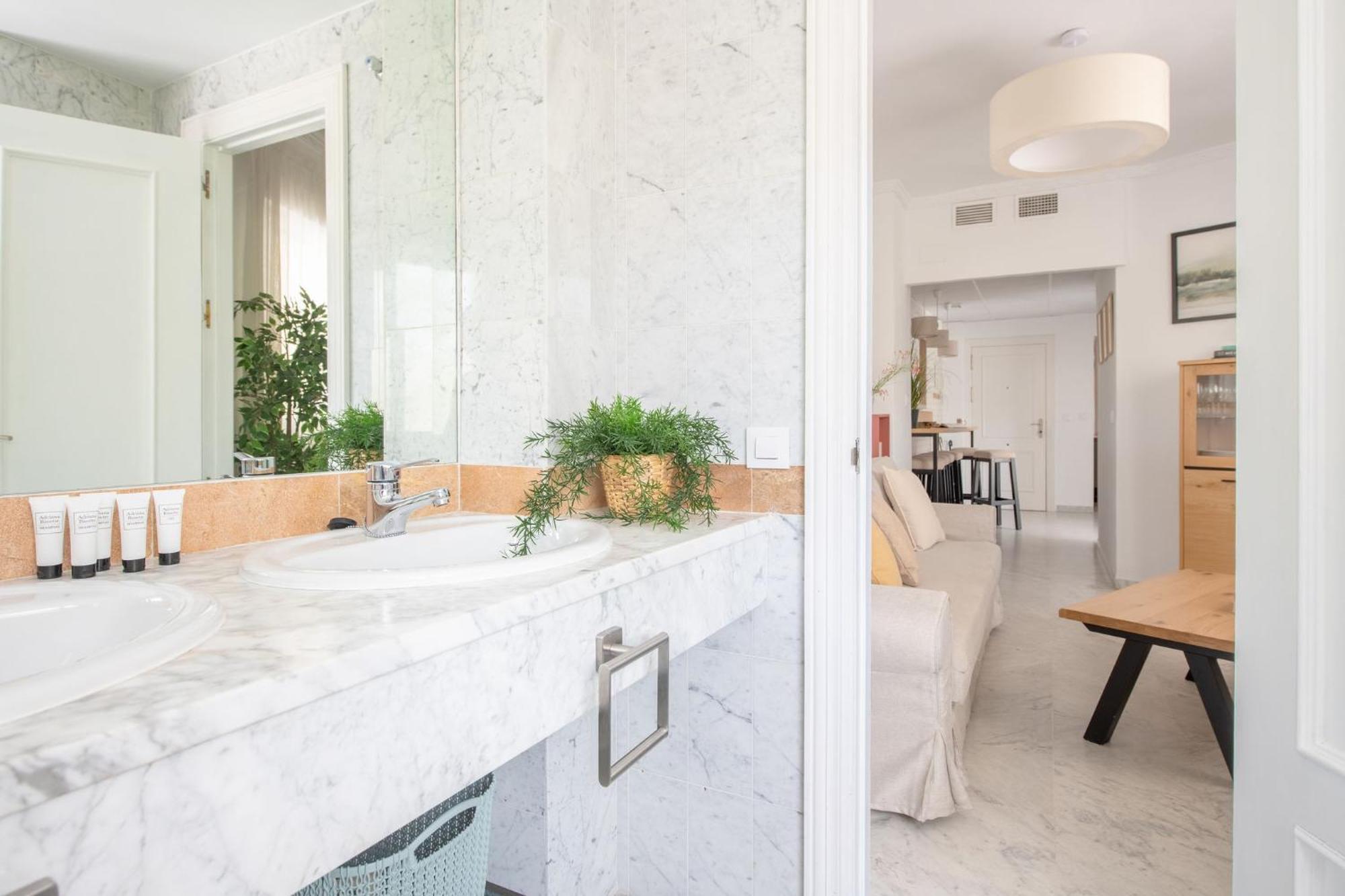Jardines Del Prado Suite Apartment เซบีญา ภายนอก รูปภาพ