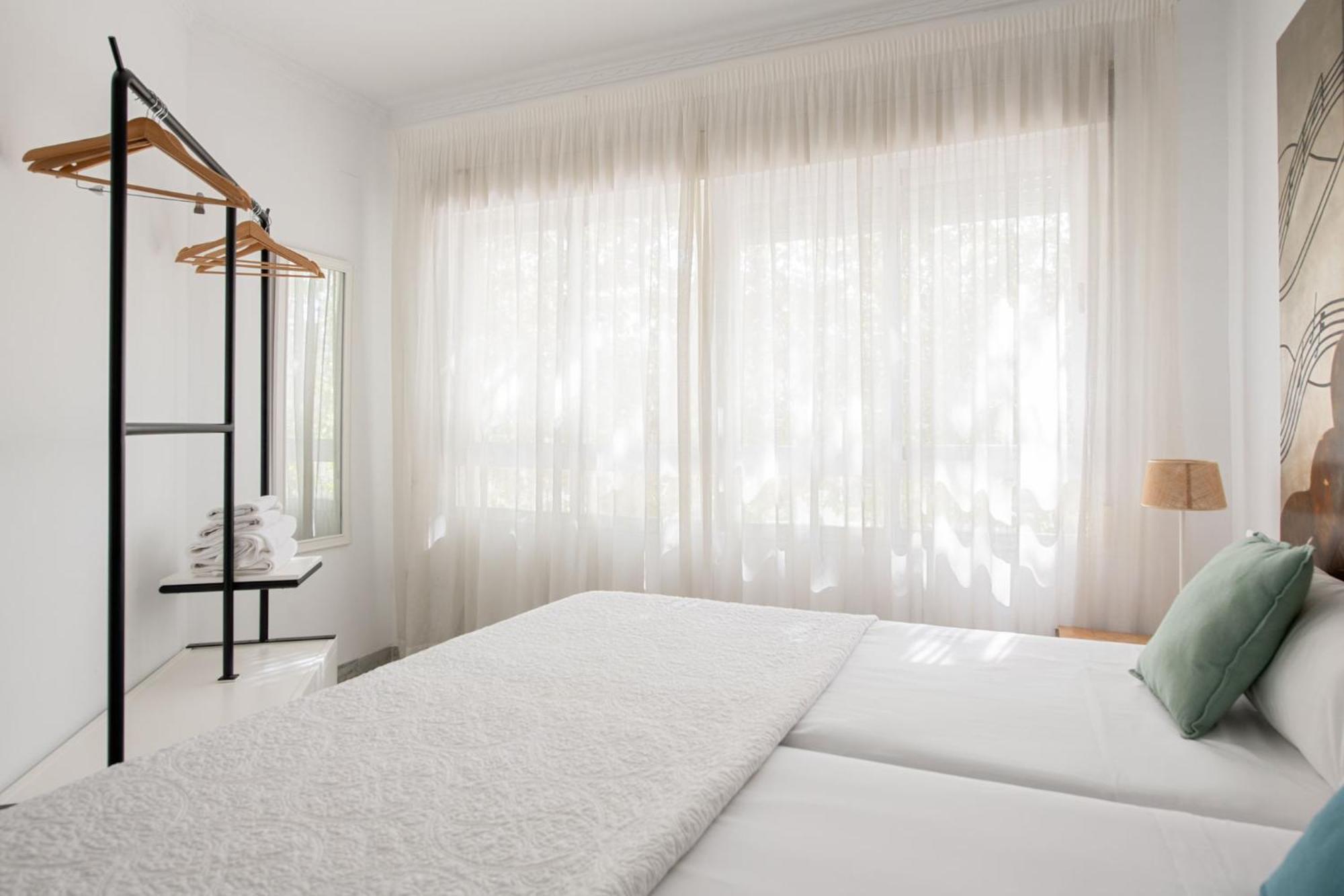 Jardines Del Prado Suite Apartment เซบีญา ภายนอก รูปภาพ