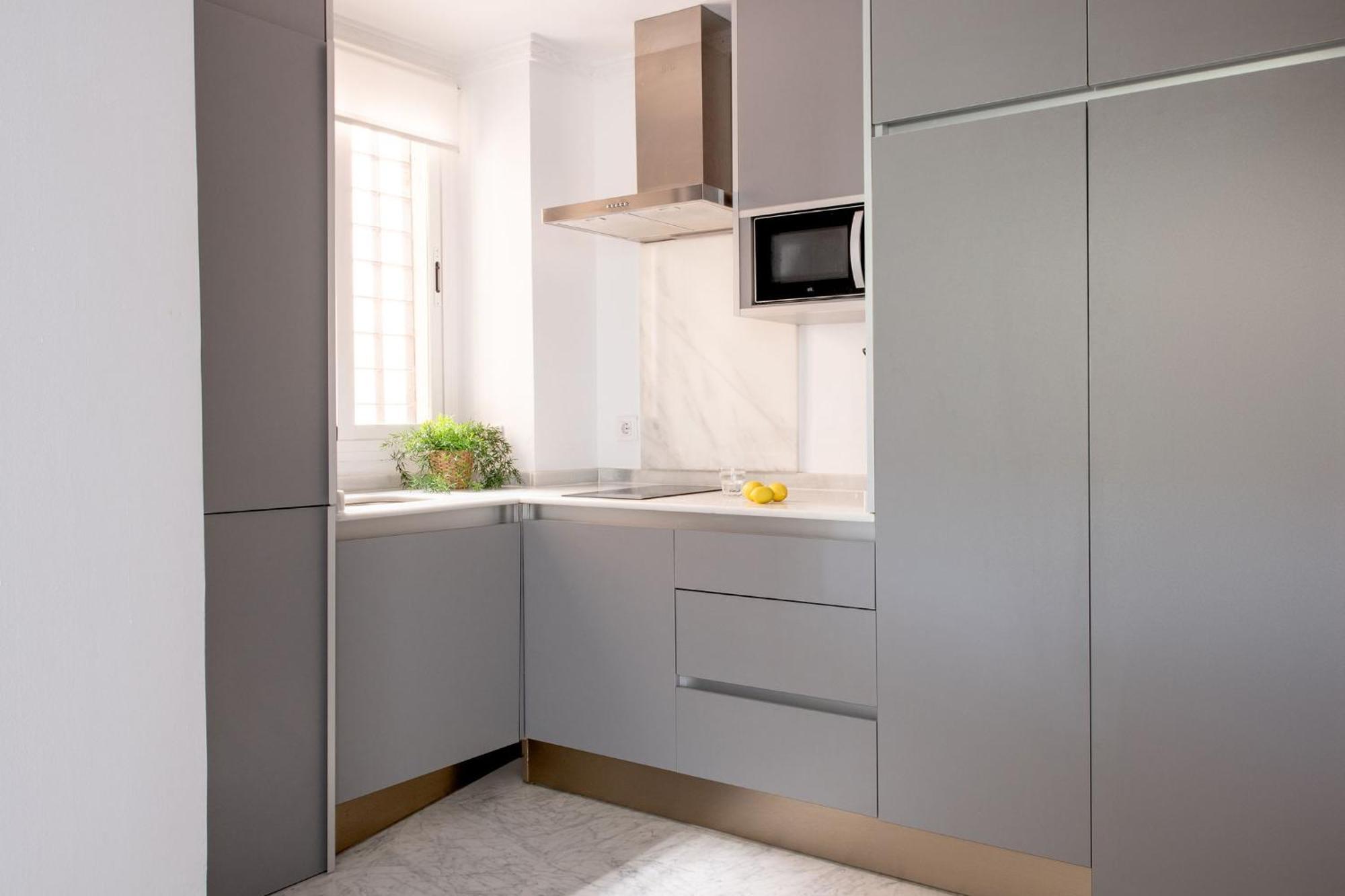 Jardines Del Prado Suite Apartment เซบีญา ภายนอก รูปภาพ